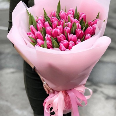 Букет из 51 розовых тюльпанов - вид 1 миниатюра